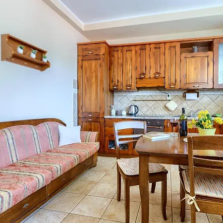 Place2bpula-100m From Amphitheater Apartment *